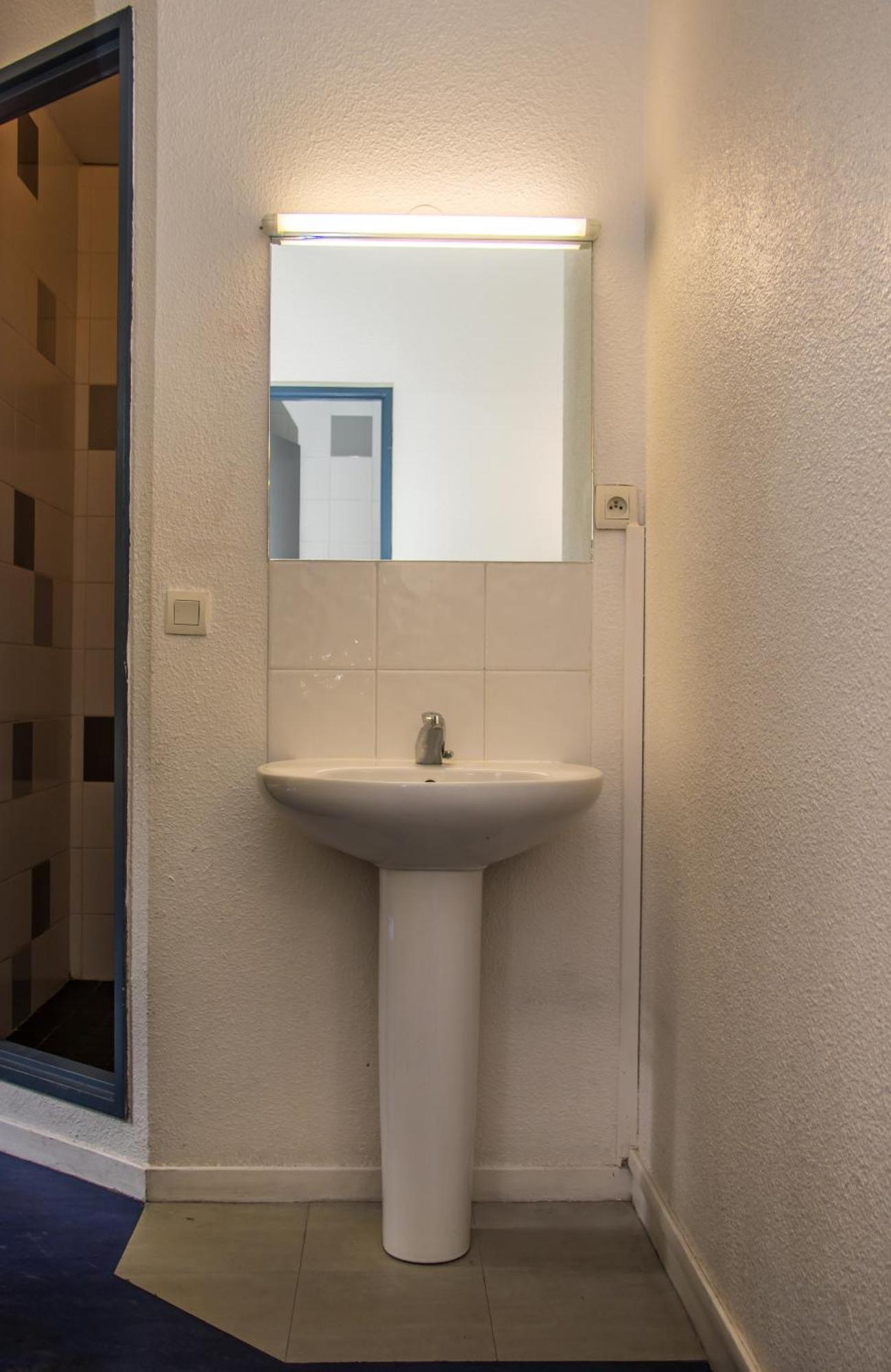 Auberge De Jeunesse Hi Nice Les Camelias ภายนอก รูปภาพ