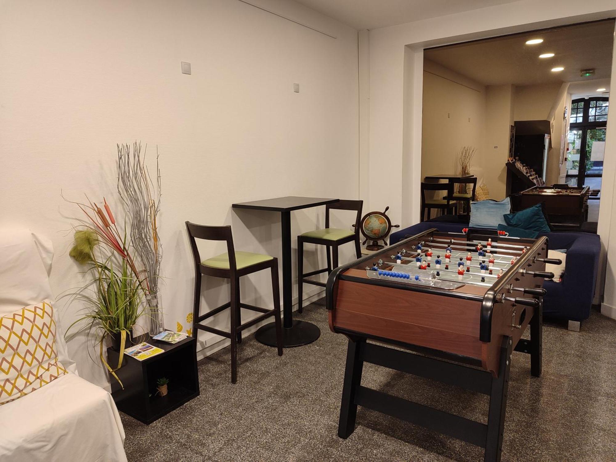 Auberge De Jeunesse Hi Nice Les Camelias ภายนอก รูปภาพ